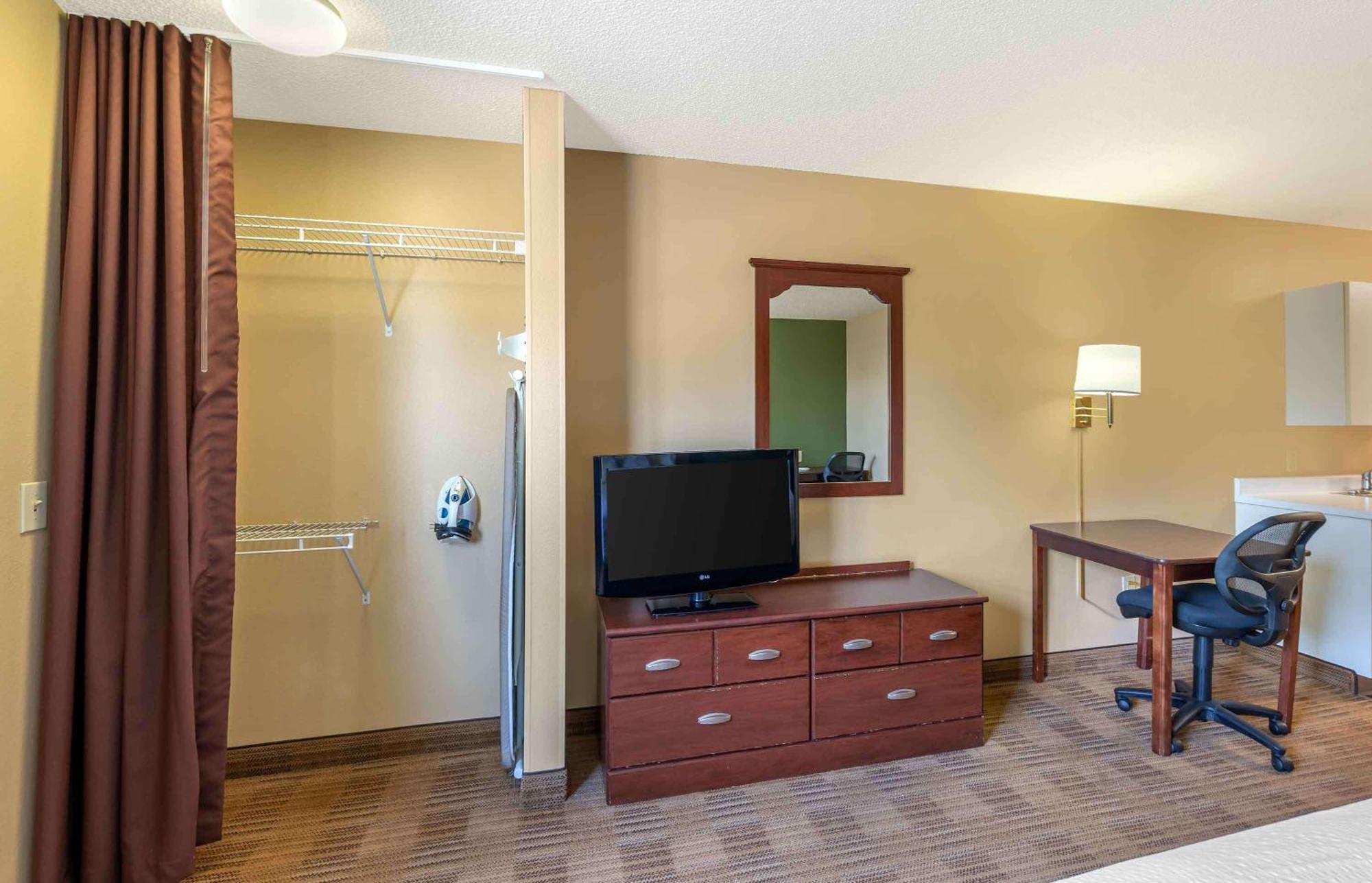 Extended Stay America Suites - Hampton - Coliseum Exterior photo